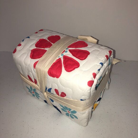 The Pioneer Woman Mazie Medallion King Sham Set 2 Pillow Shams NEW - Picture 4 of 4